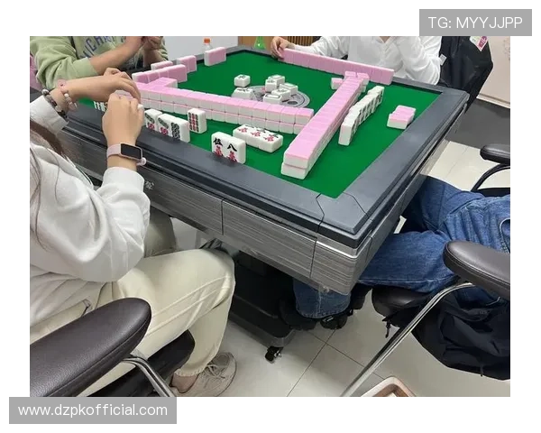 微扑克棋牌：多样玩法免费畅玩，打造属于你的专属棋牌娱乐空间